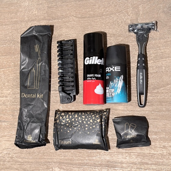 BVLGARI | Emirates First Class Toiletry Bag for Men - Picture 8 of 8